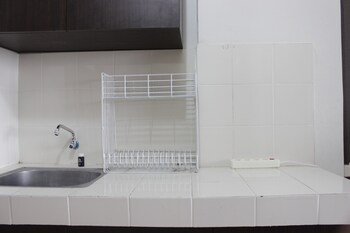 cozy studio at pinewood apartment near unpad jatinangor