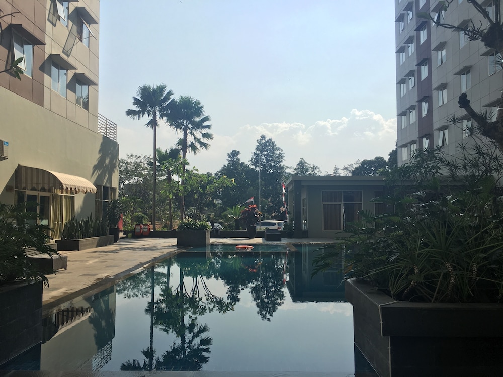 cozy studio at pinewood apartment near unpad jatinangor