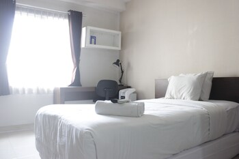 cozy studio at pinewood apartment near unpad jatinangor