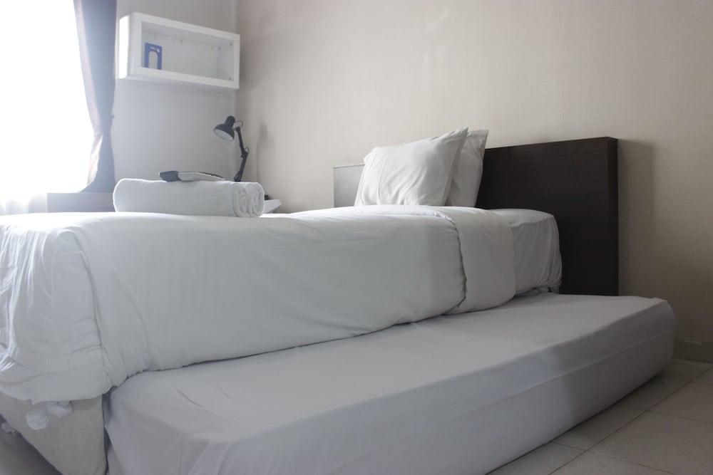cozy studio at pinewood apartment near unpad jatinangor