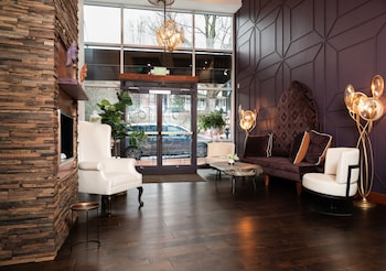 the horton hotel and rooftop lounge