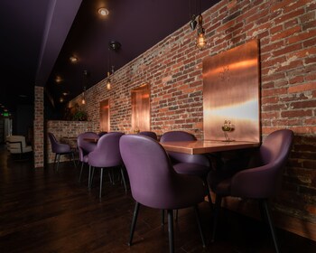 The Horton Hotel And Rooftop Lounge,,2.5 star