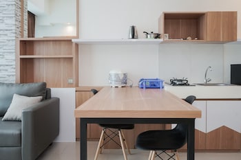 comfort and cozy 1br at tree park city bsd apartment