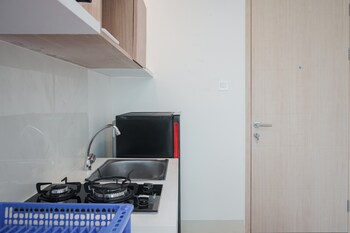 comfort and cozy 1br at tree park city bsd apartment