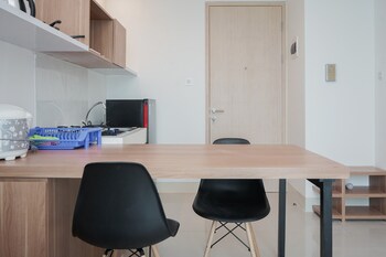 comfort and cozy 1br at tree park city bsd apartment