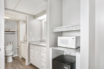 First Floor Bay View Deluxe Suite,,2 star