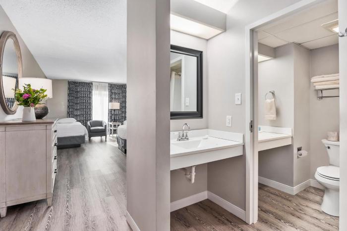 first floor bay view deluxe suite