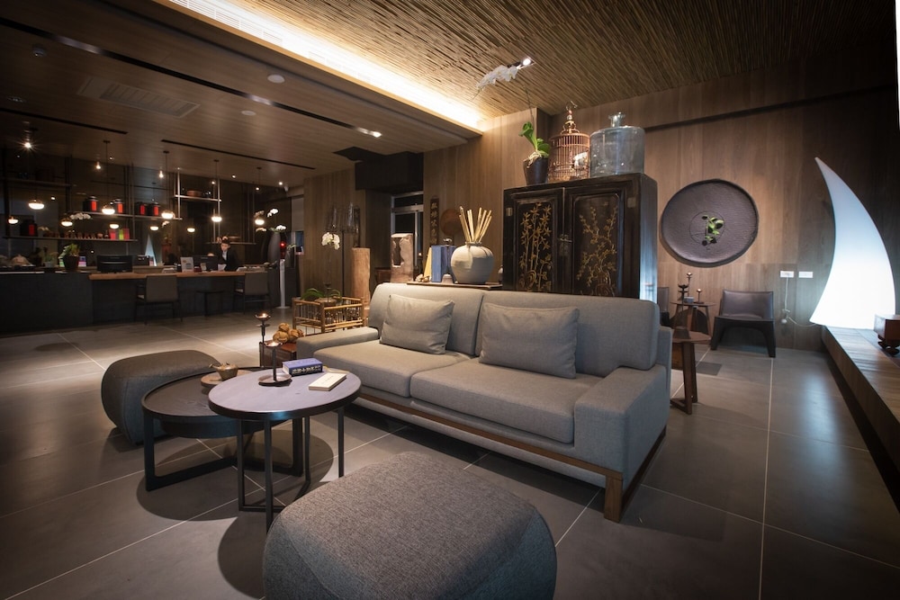 hotel day plus sun moon lake