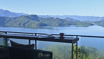 hotel day plus sun moon lake