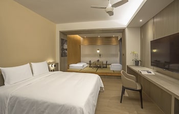 hotel day plus sun moon lake