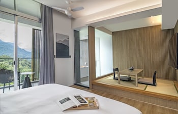 hotel day plus sun moon lake