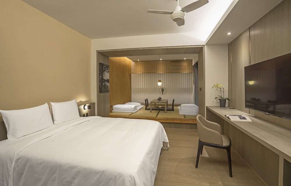 hotel day plus sun moon lake