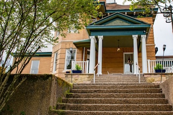 elk river hotel and cafe