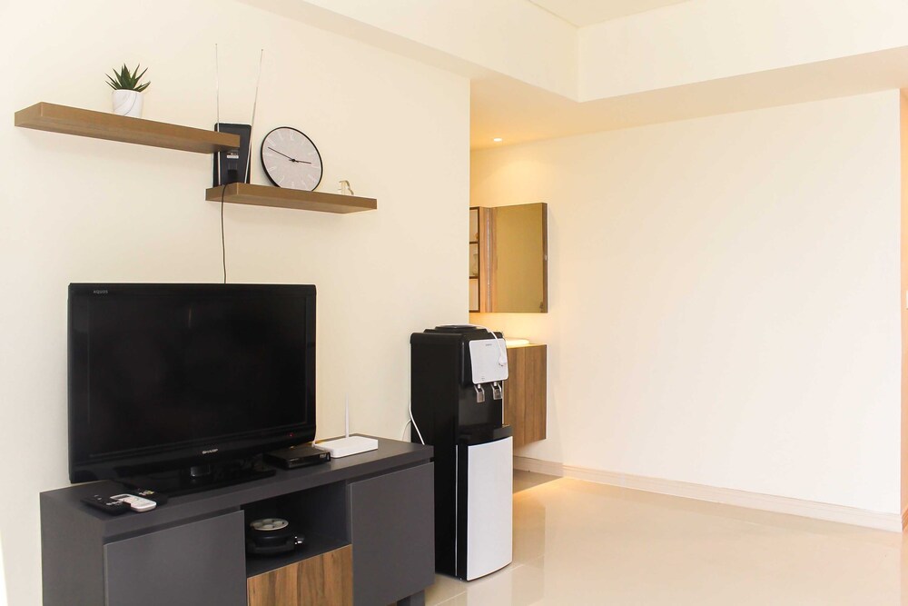 nice and comfort 2br apartment at meikarta