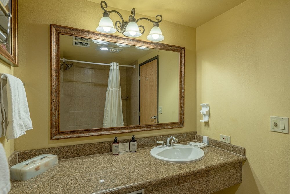 grand lodge 1 bedroom condo with 3 queens and close to everything 1 condo no cleaning fee by redawning