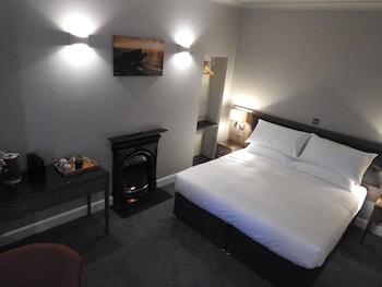 House Of Juniper - The Manse,,2 star