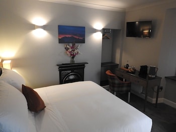 house of juniper the manse