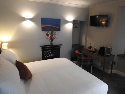 house of juniper the manse