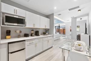 global luxury suites at the arches