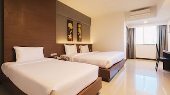 b2 chang phueak gate premier hotel