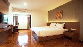 b2 chang phueak gate premier hotel