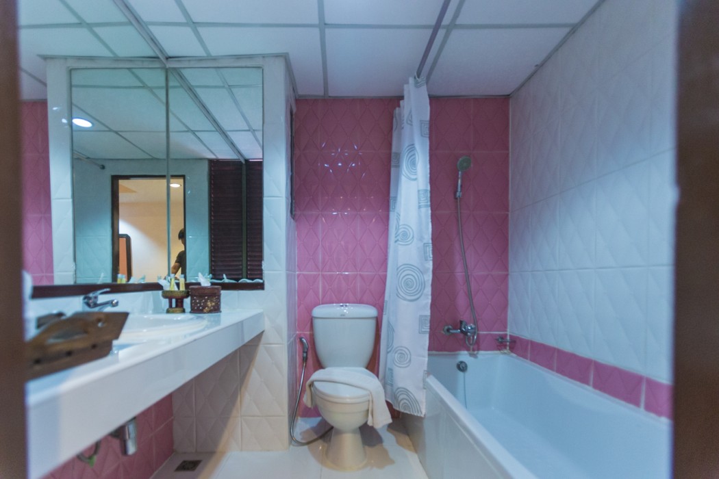 b2 chang phueak gate premier hotel