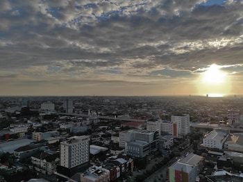 best deal and cozy 2br vida view apartment