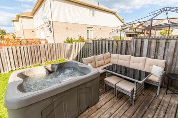 globalstay luxury 3br townhomes with hot tub gym bbq