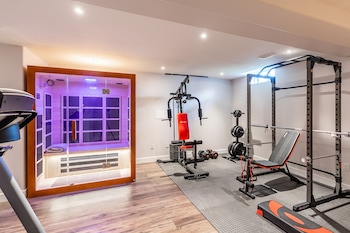 globalstay luxury 3br townhomes with hot tub gym bbq