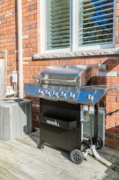 globalstay luxury 3br townhomes with hot tub gym bbq