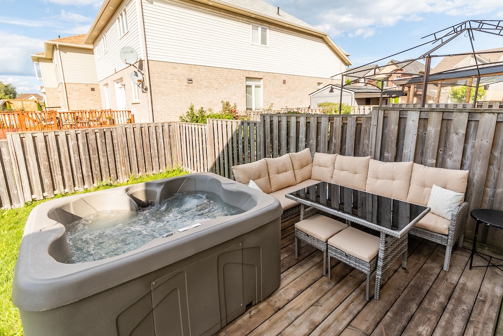 globalstay luxury 3br townhomes with hot tub gym bbq