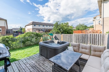 globalstay luxury 3br townhomes with hot tub gym bbq