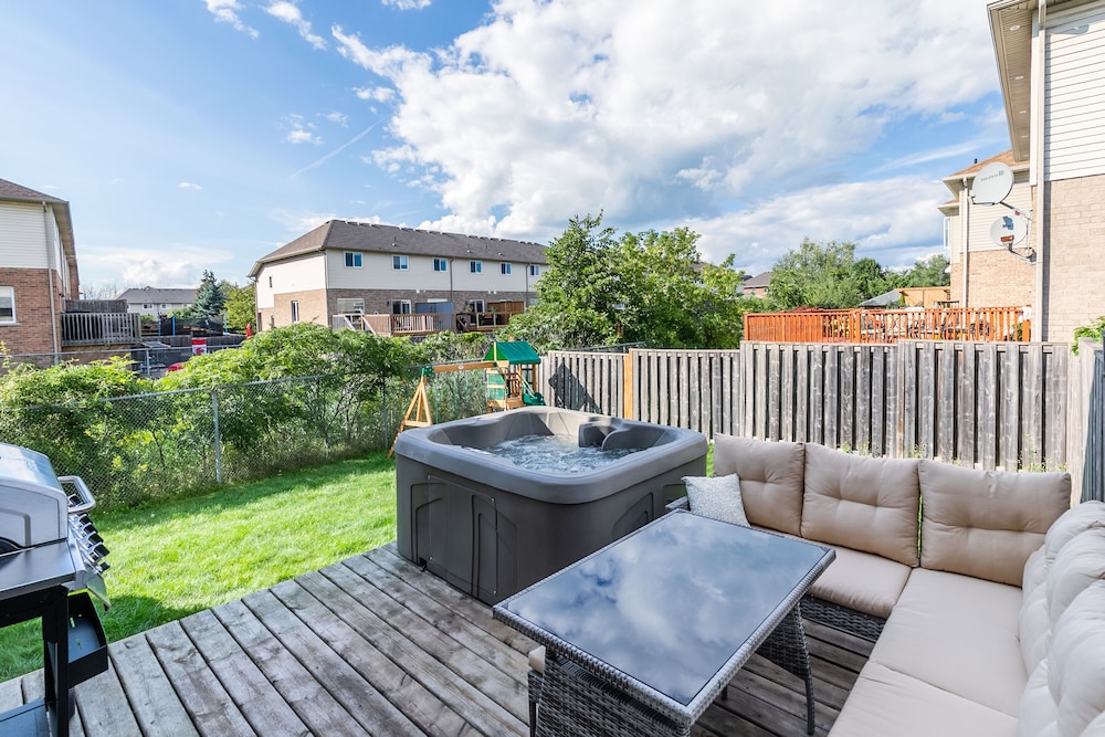 globalstay luxury 3br townhomes with hot tub gym bbq