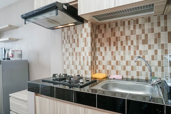 simply studio room apartment margonda residences 5