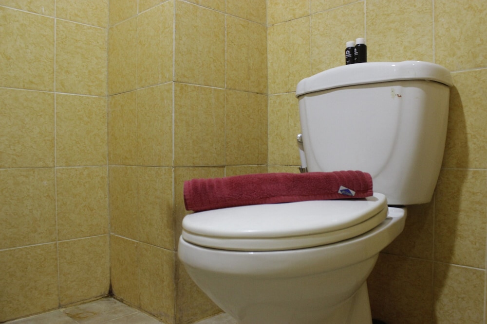 spacious 2br apartment buah batu park near exit tol