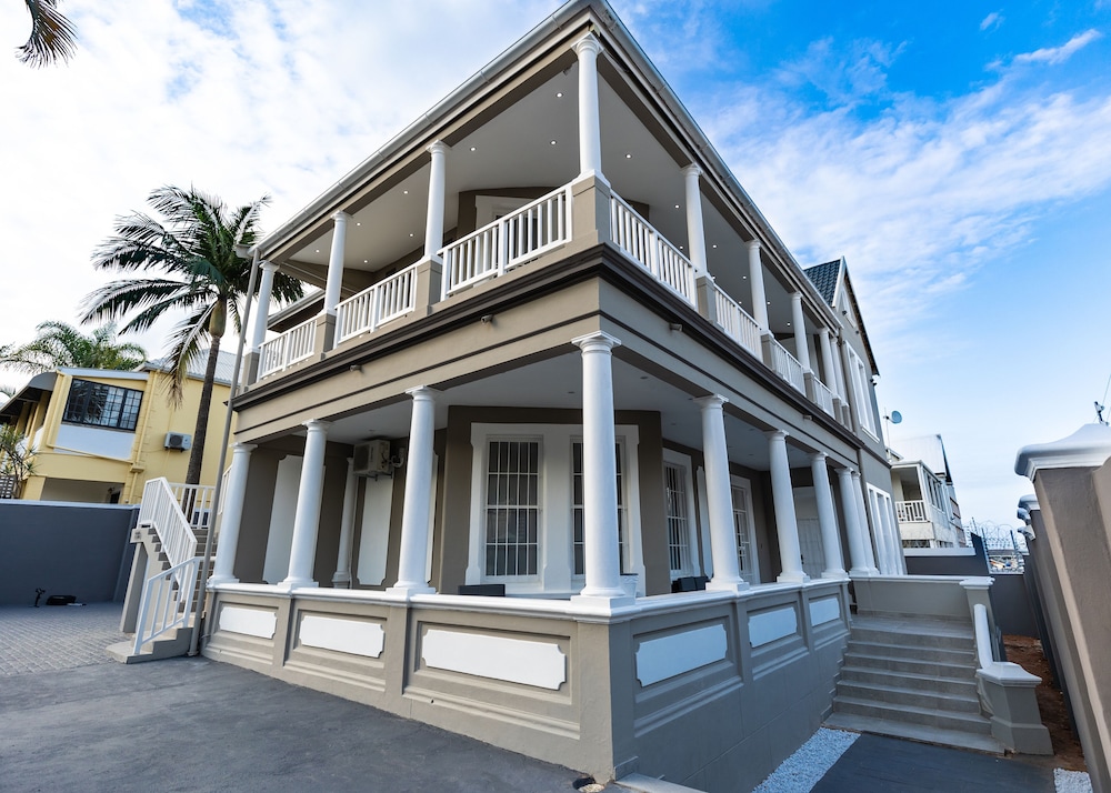 luxe suites boutique hotel