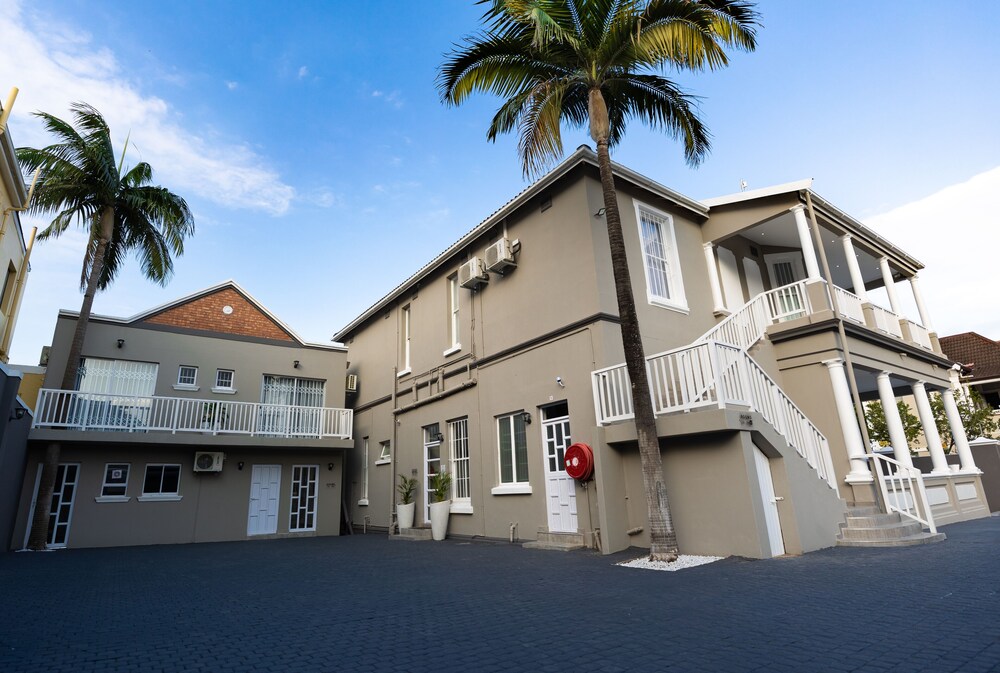 luxe suites boutique hotel