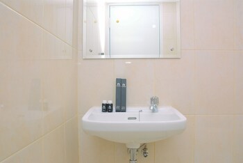 studio apartment at the springlake view summarecon with mall view