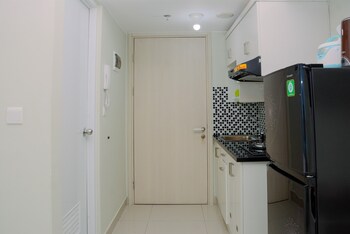 studio apartment at the springlake view summarecon with mall view