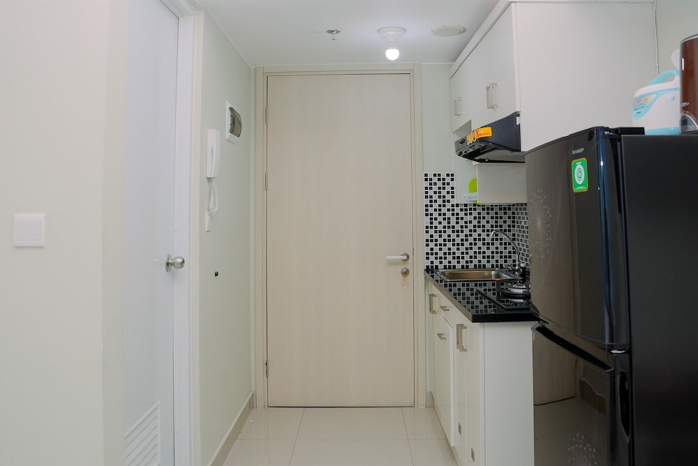 studio apartment at the springlake view summarecon with mall view