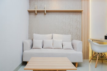 clean and elegant 1br at the oasis apartment