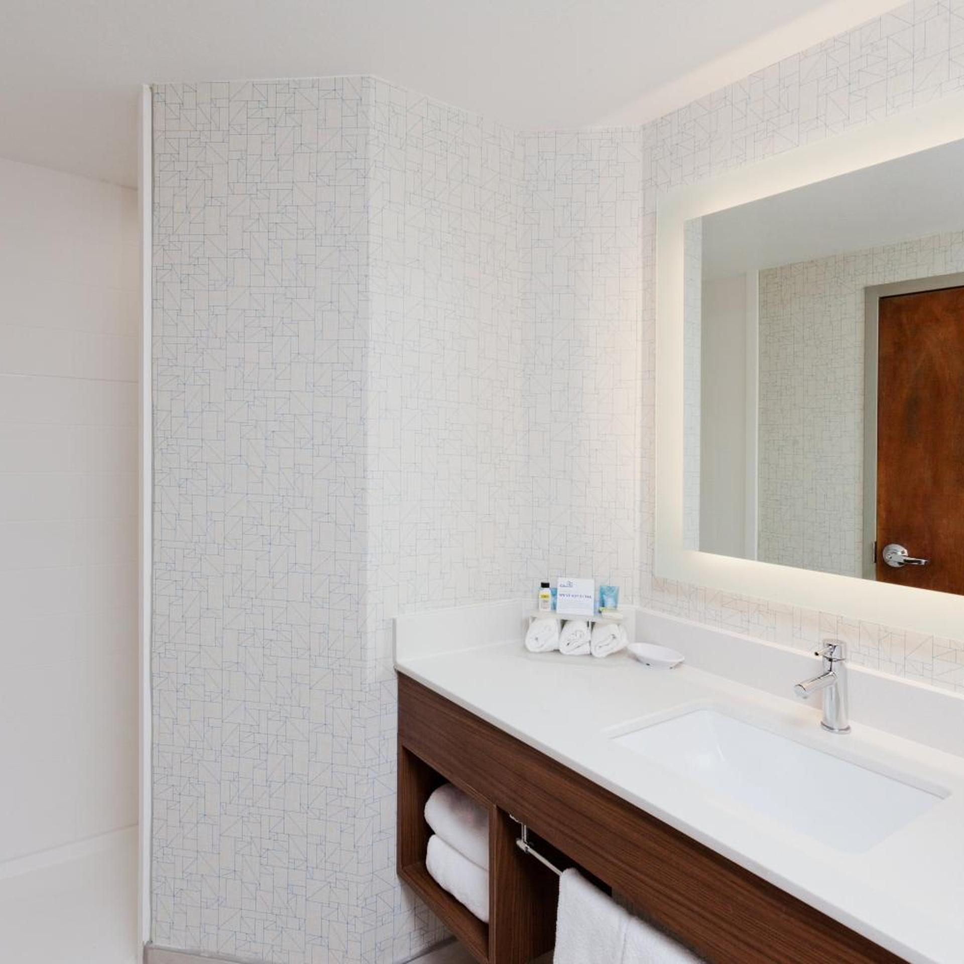 holiday inn express and suites montgomery east eastchase