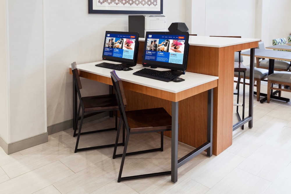 holiday inn express and suites montgomery east eastchase