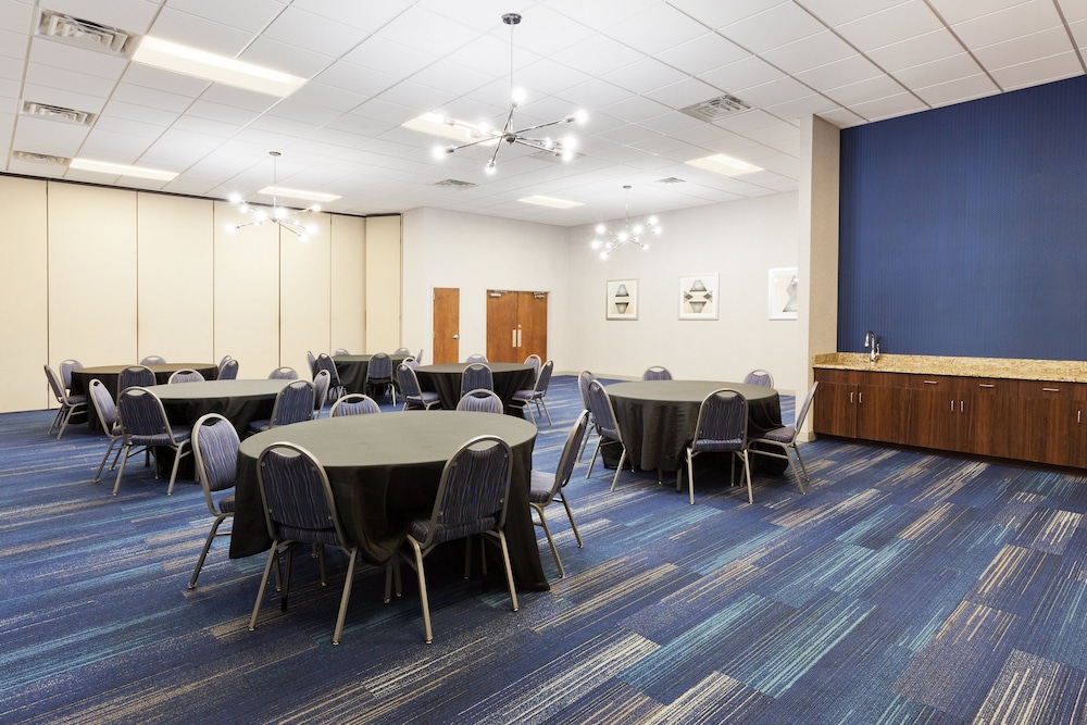 holiday inn express and suites montgomery east eastchase
