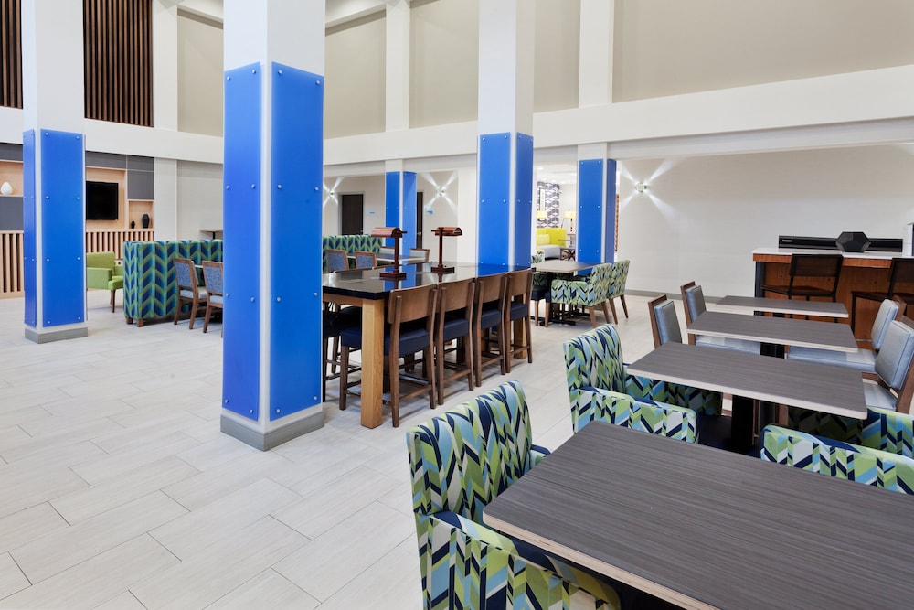 holiday inn express and suites montgomery east eastchase