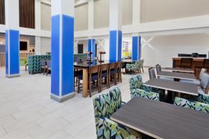 holiday inn express and suites montgomery east eastchase