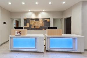 holiday inn express and suites montgomery east eastchase