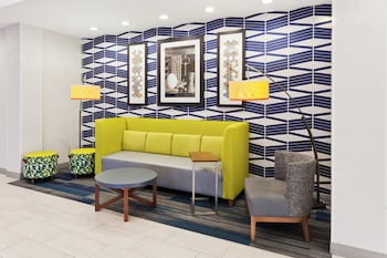 Holiday Inn Express & Suites Montgomery East - Eastchase,Montgomery County>>Montgomery,3 star