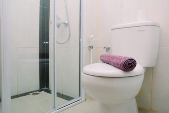 cozy and simple living 1br grand kamala lagoon apartment