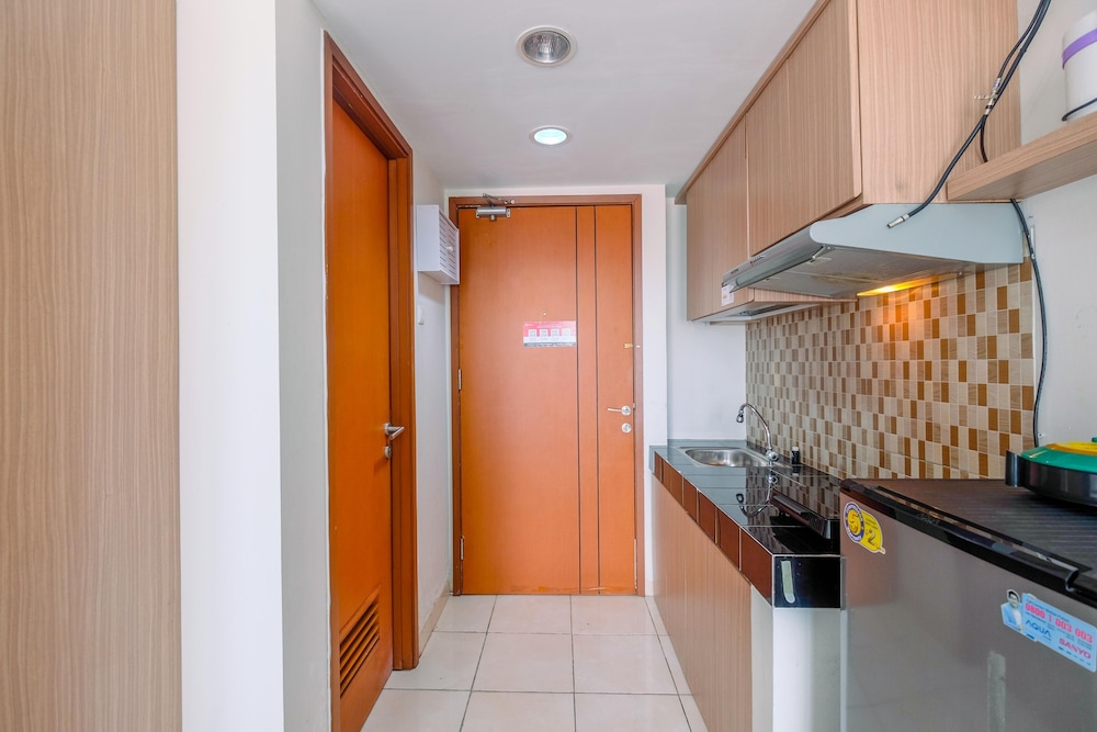 cozy stay studio apartment at margonda residence 5